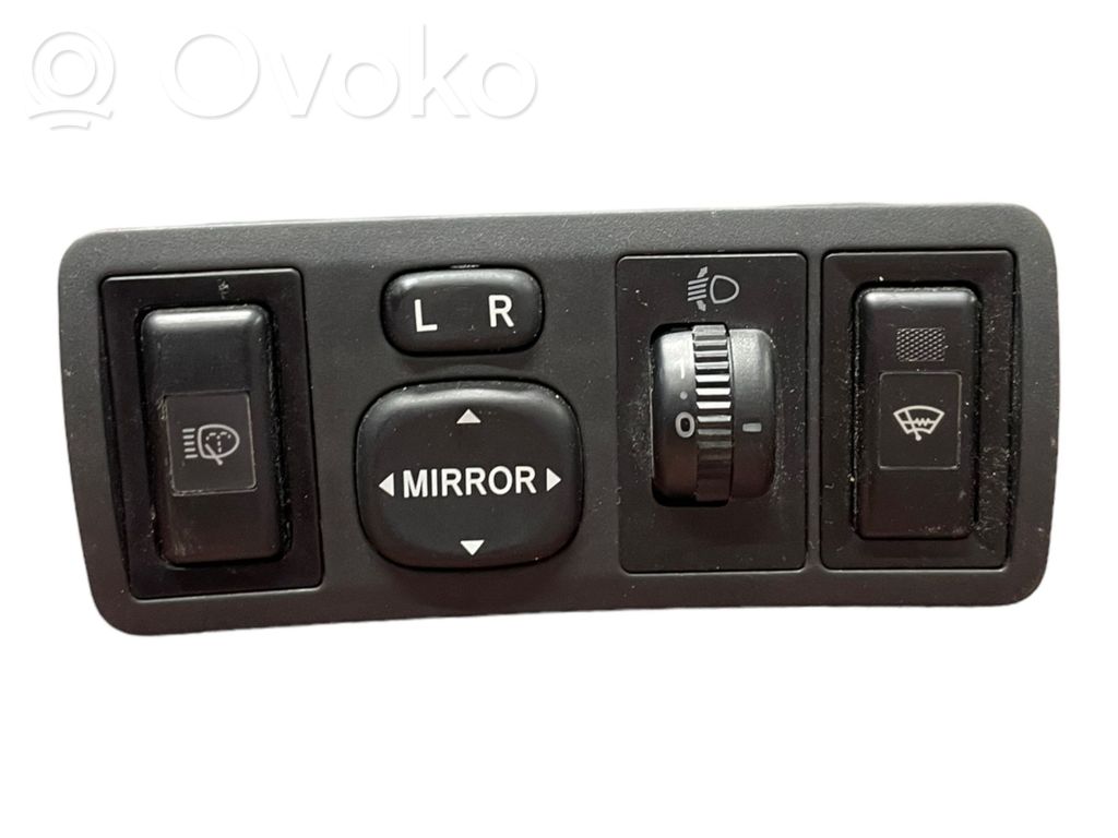 Toyota Avensis T250 Wing mirror switch 