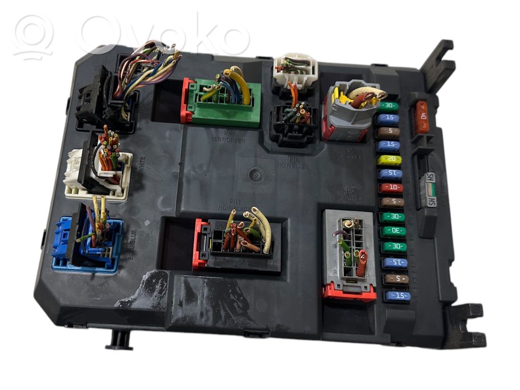 Citroen C3 Picasso Fuse module 
