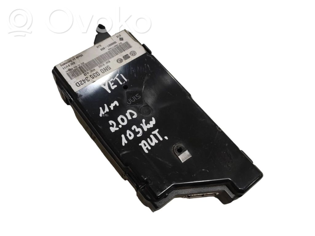 Skoda Yeti (5L) USB socket connector 