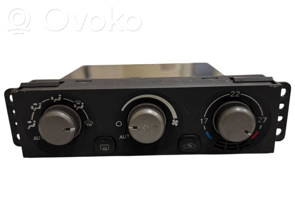 Mitsubishi Pajero Climate control unit 