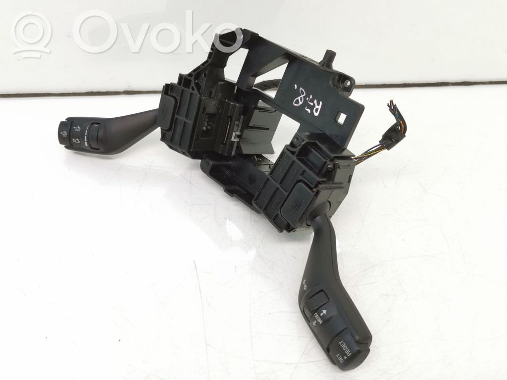 Ford Focus Wiper turn signal indicator stalk/switch 