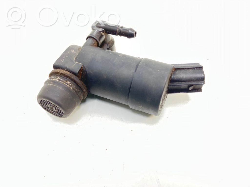 Volvo XC70 Windscreen/windshield washer pump 
