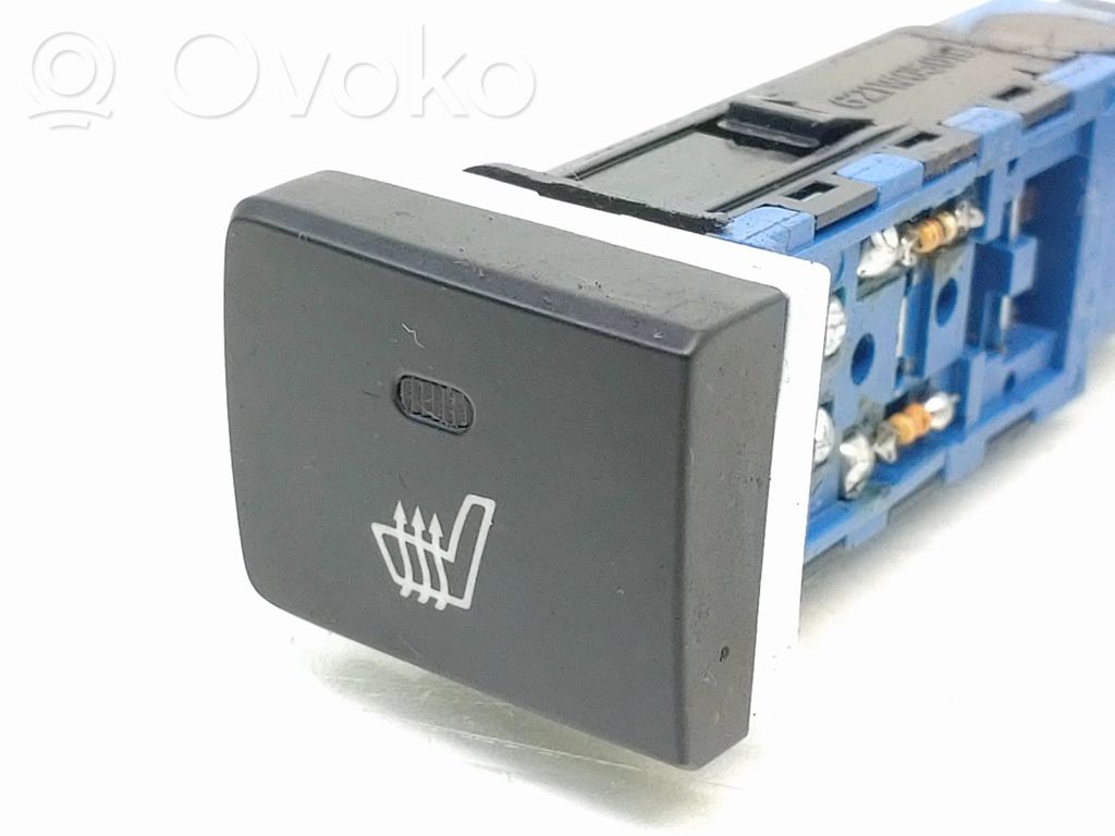 Hyundai i20 (PB PBT) Seat heating switch 