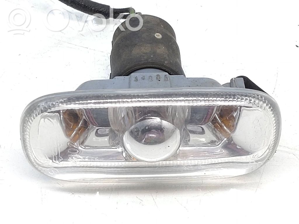 Audi A6 S6 C6 4F Front fender indicator light 