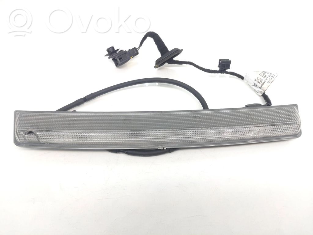 Volkswagen Golf I Third/center stoplight 