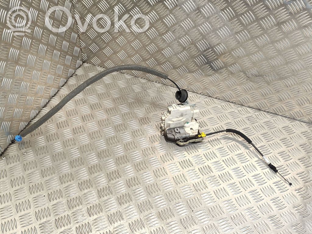 Audi A1 Front door lock 