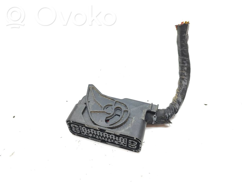 BMW 2 F46 Wtyczka złącza modułu ABS 