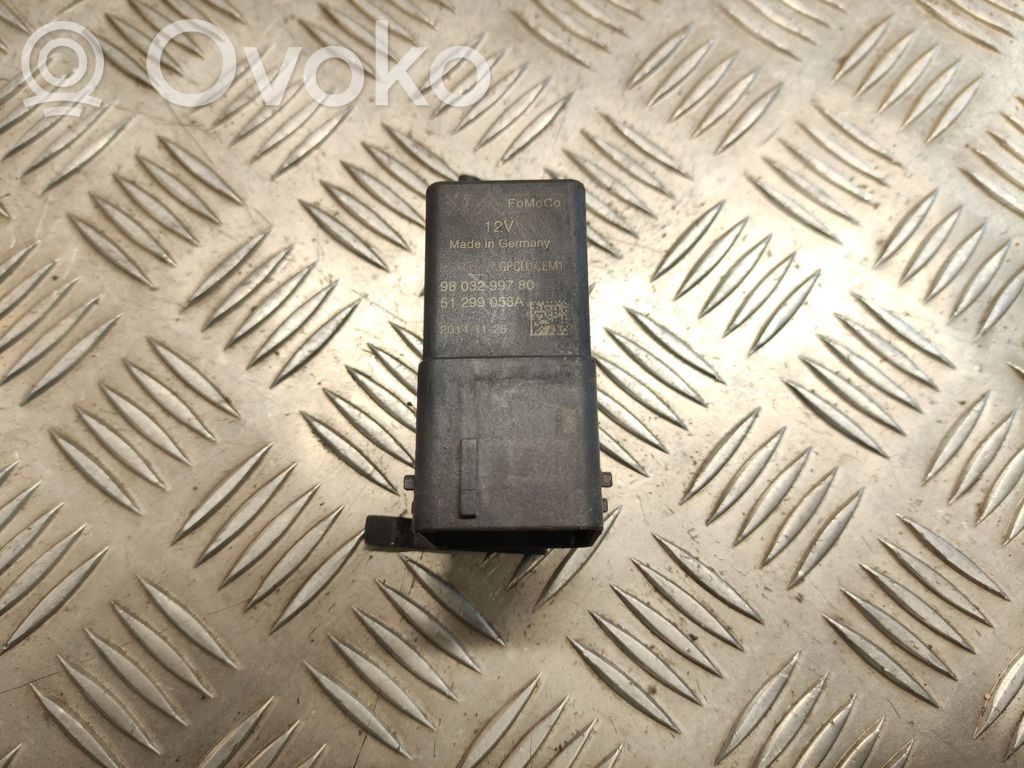Citroen C4 II Picasso Glow plug pre-heat relay 