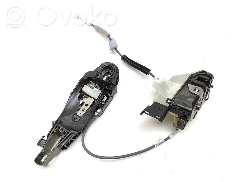 Peugeot 208 II Front door lock 