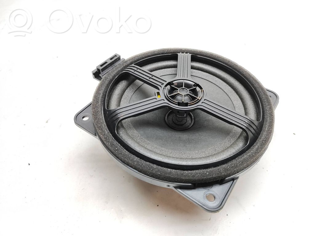 KIA Sorento Takaoven kaiutin 