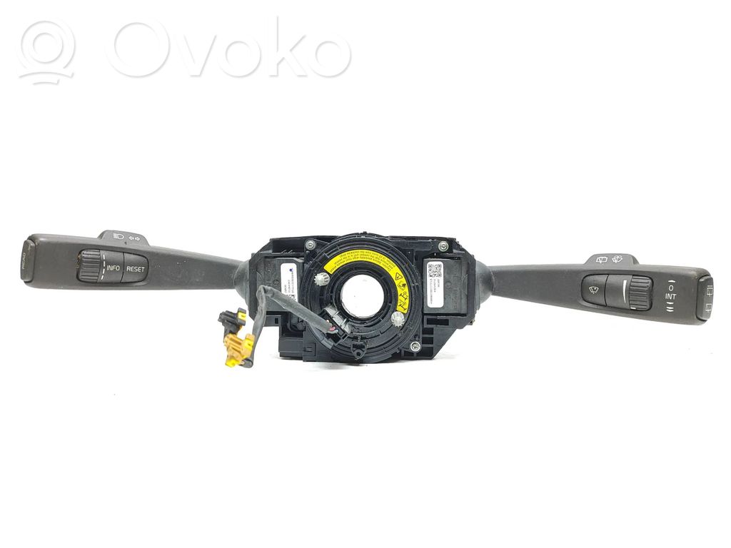 Volvo XC70 Wiper turn signal indicator stalk/switch 