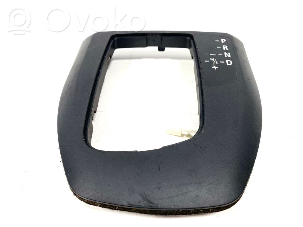 BMW 5 E60 E61 Pavarų perjungimo svirties apdaila (plastikinė) 