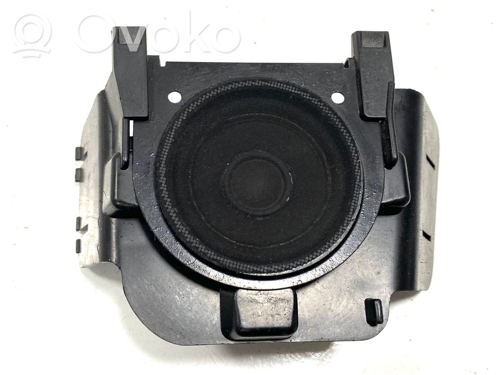 Chrysler Town & Country V Rear door speaker 