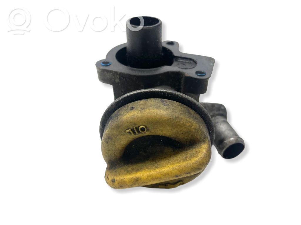 Opel Astra H Tubo di riempimento dell’olio 