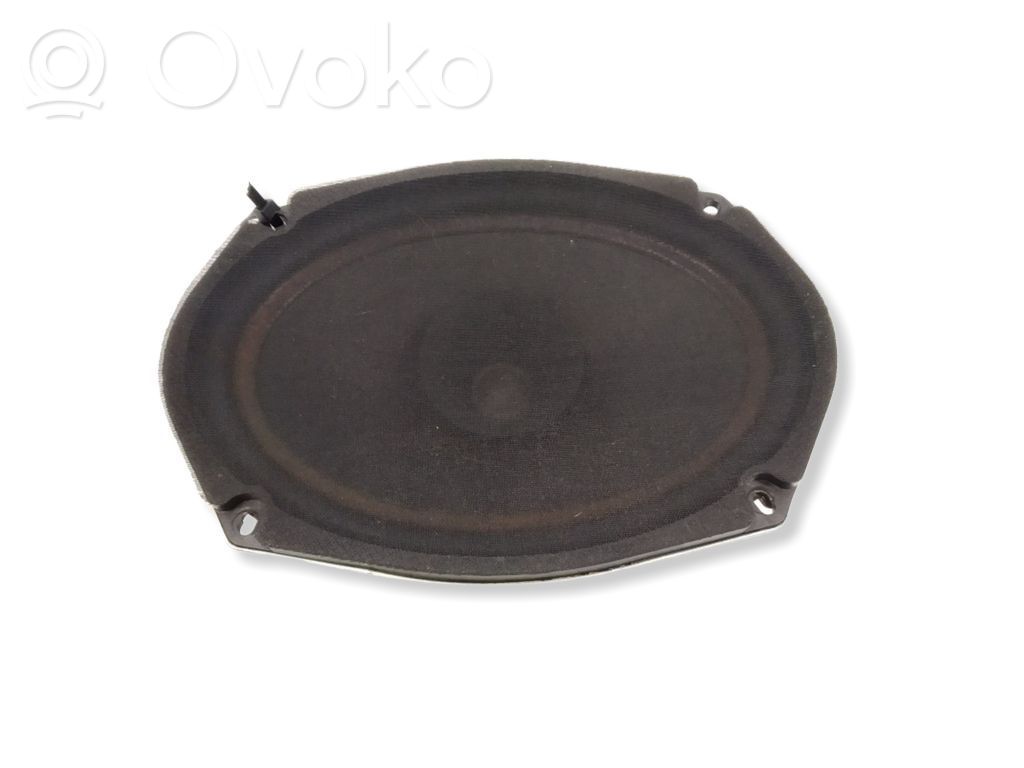 Chrysler 300 - 300C Takaoven kaiutin 