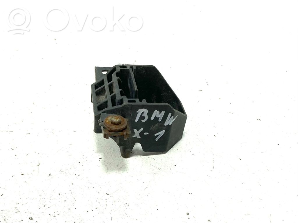 BMW 1 E81 E87 Fixation de radiateur 