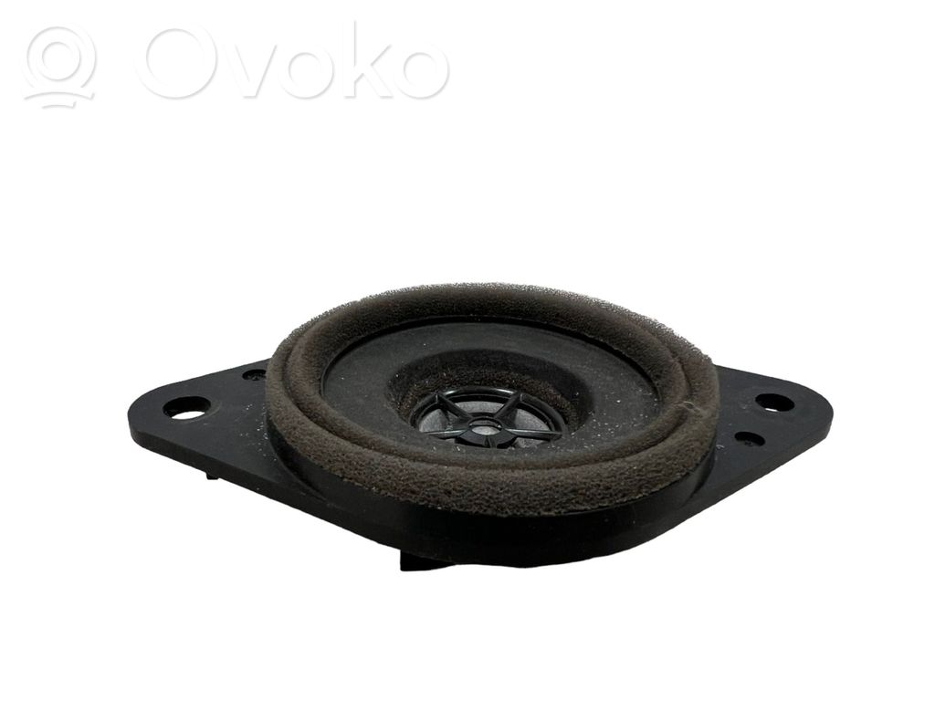 Toyota RAV 4 (XA40) Front door high frequency speaker 