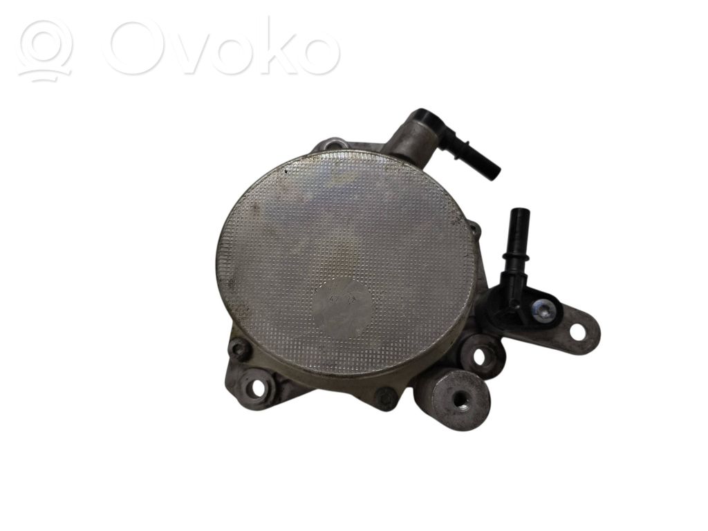 Ford Kuga II Vacuum pump 