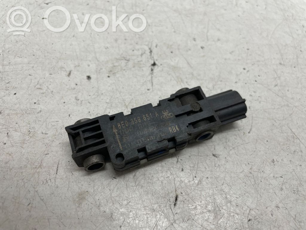 Audi A4 S4 B8 8K Airbag deployment crash/impact sensor 