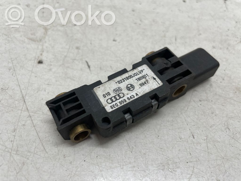 Volkswagen Touareg I Airbag deployment crash/impact sensor 