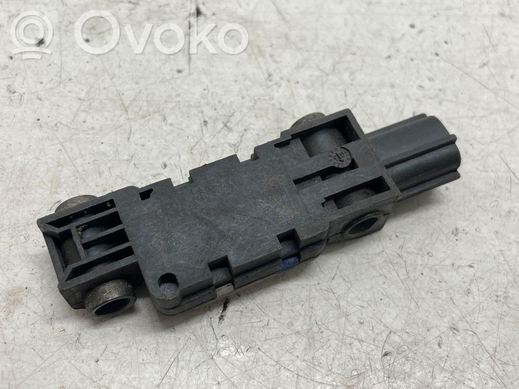 Audi A4 S4 B8 8K Airbag deployment crash/impact sensor 