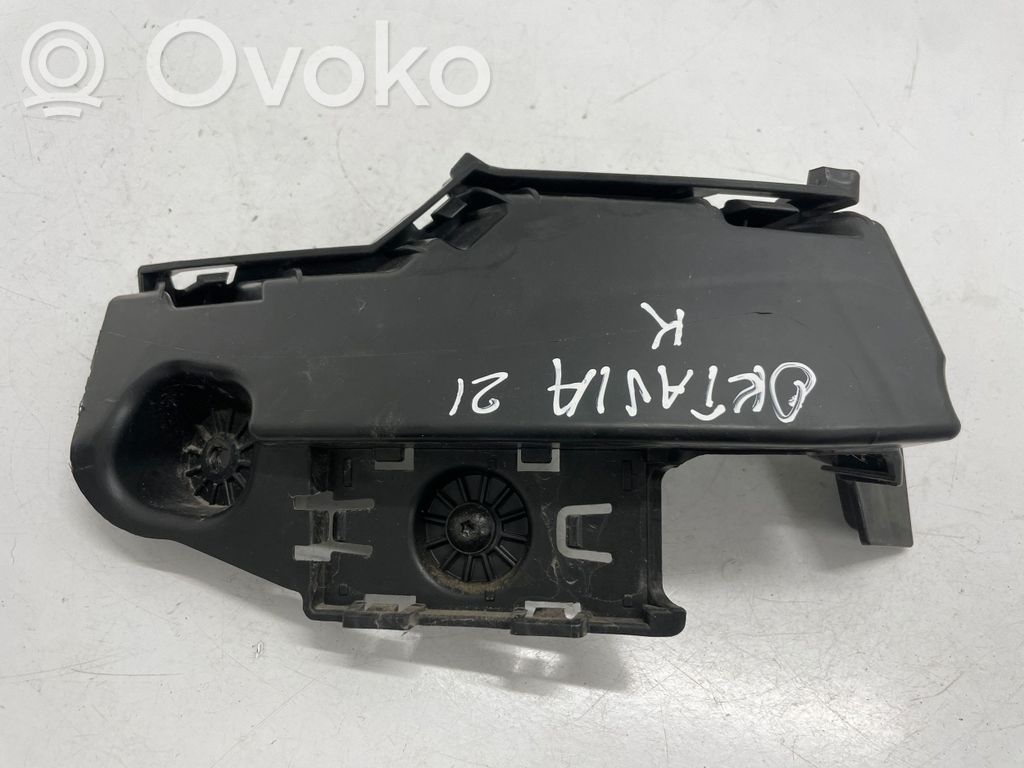 Skoda Octavia Mk4 Staffa di rinforzo montaggio del paraurti posteriore