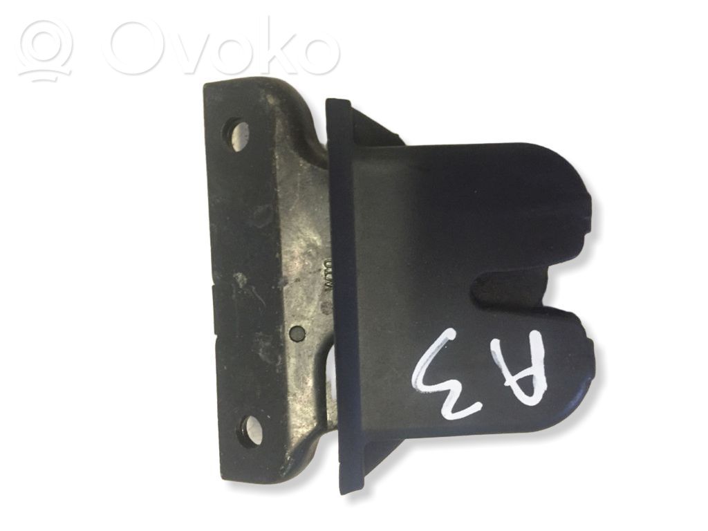 Zamek klapy tylnej / bagażnika   8L0827520