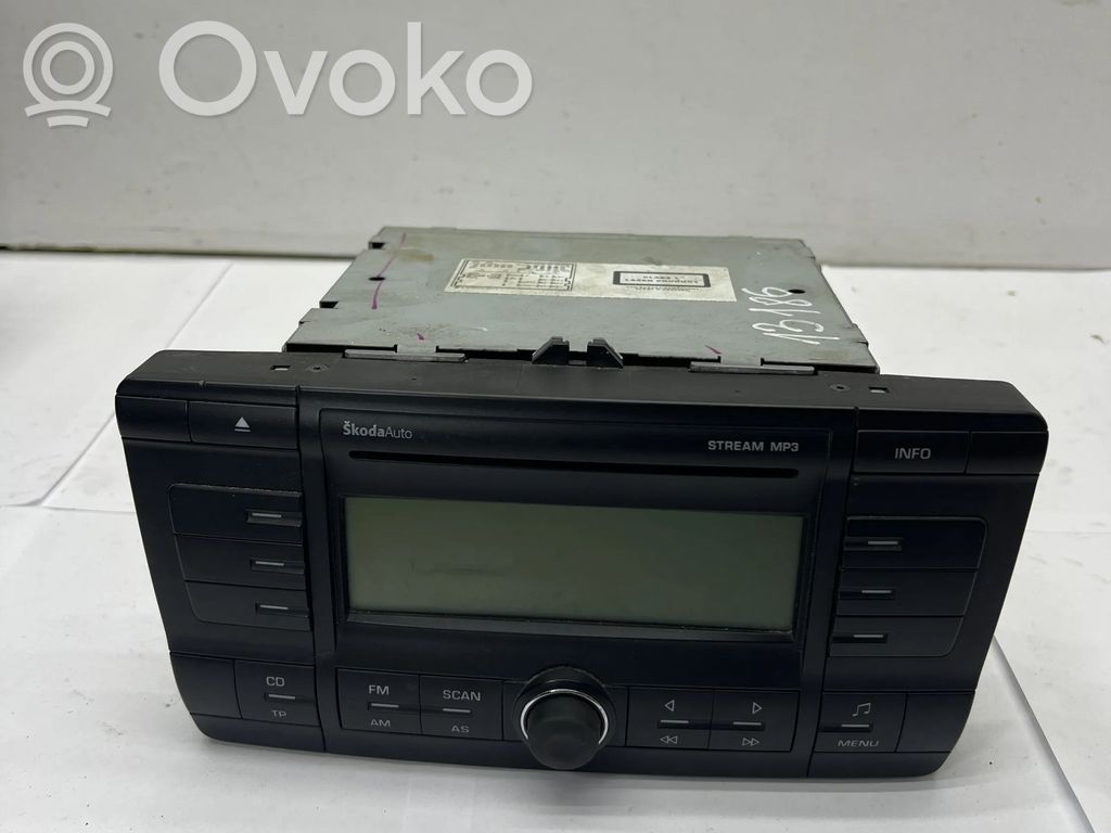 Skoda Octavia Mk2 (1Z) Unité principale radio / CD / DVD / GPS 