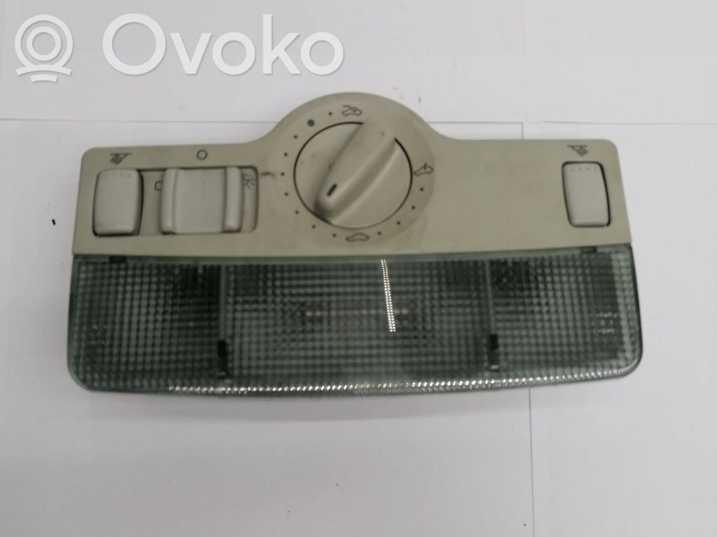 Światło fotela przedniego   1J0947105