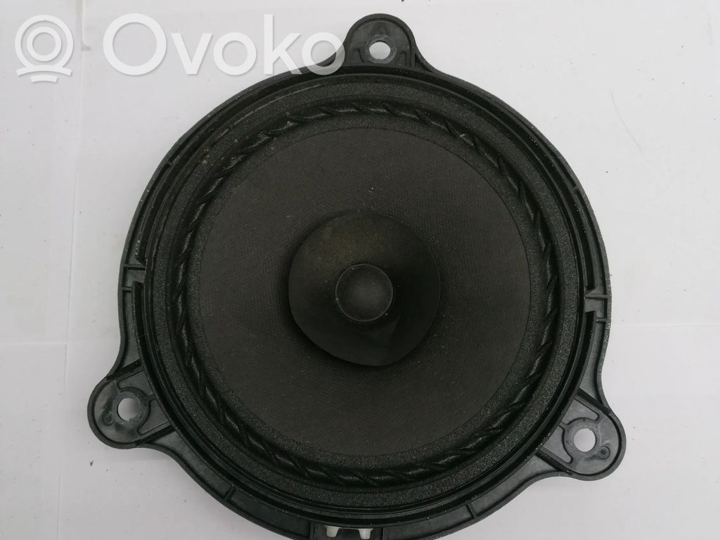 Nissan Tiida C11 Altavoz de la puerta trasera 