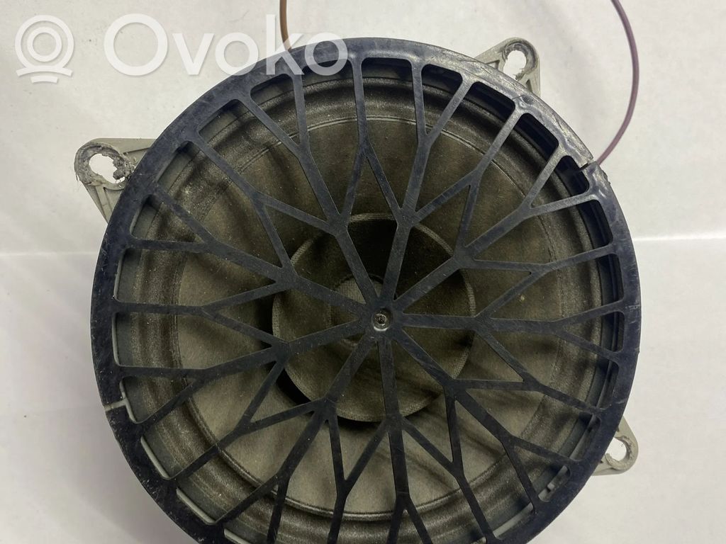 Citroen C2 Garsiakalbis (-iai) priekinėse duryse 