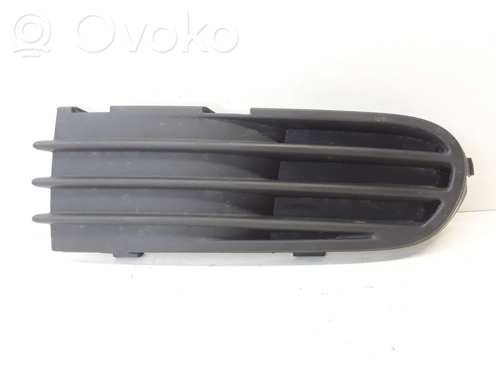 Volvo V70 Mascherina inferiore del paraurti anteriore 