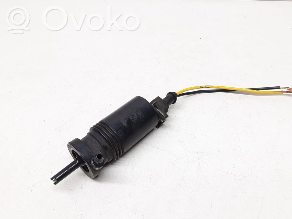 Volvo XC90 Headlight washer pump 