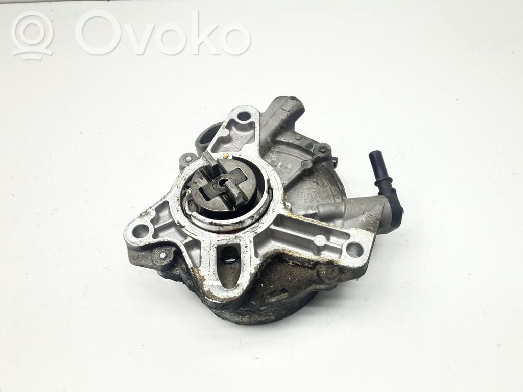 Ford Mondeo MK IV Vacuum pump 