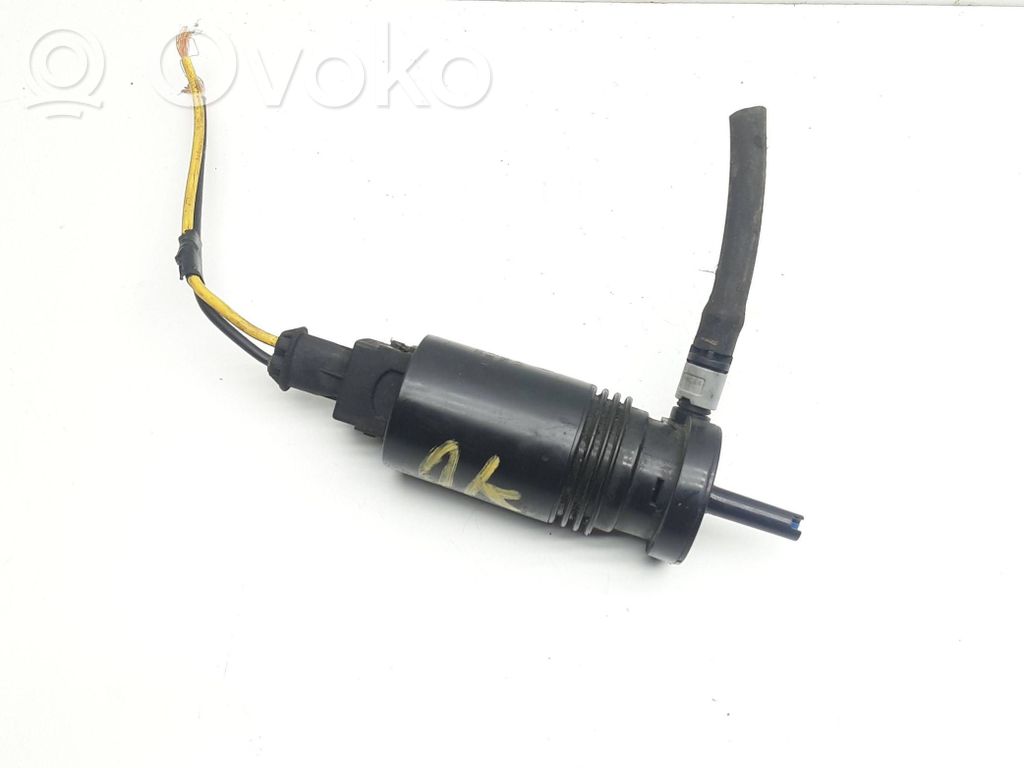 Volvo XC90 Windscreen/windshield washer pump 