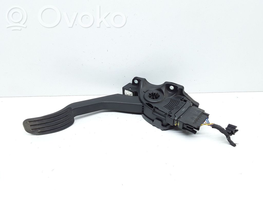Volvo V60 Akceleratoriaus pedalas 