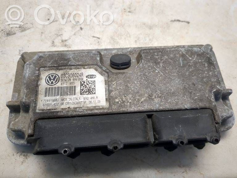 Volkswagen Golf VII Engine control unit/module 