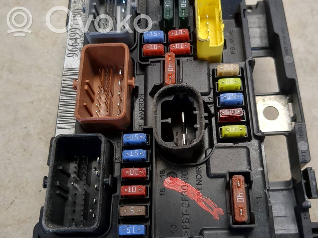 Peugeot 207 Fuse module 