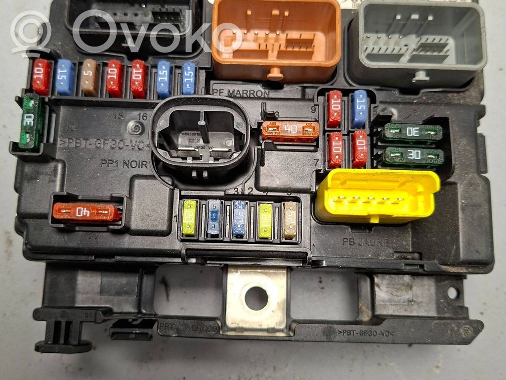 Peugeot 308 Fuse module 