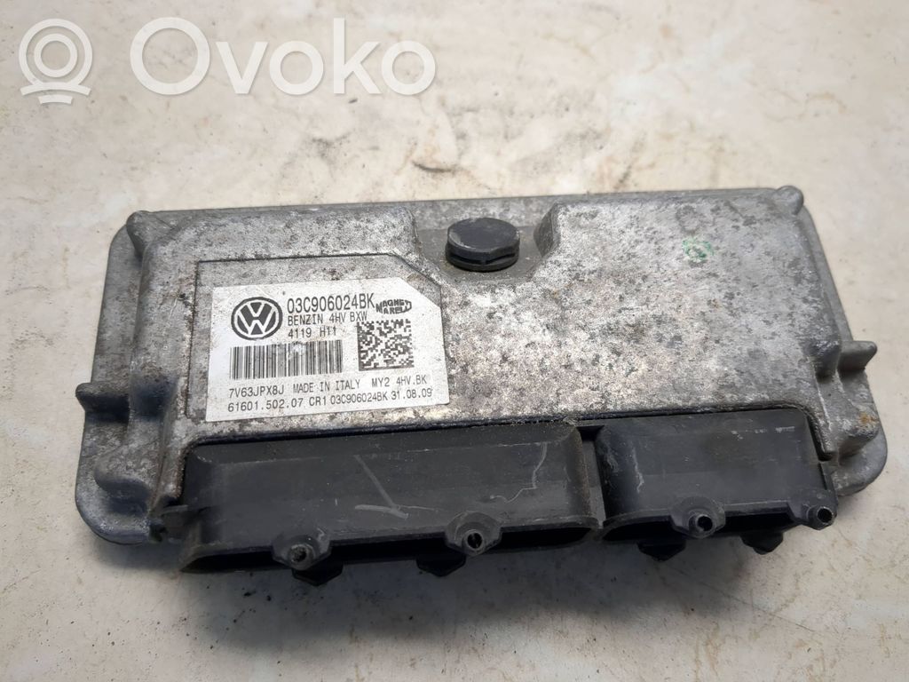 Volkswagen Golf VII Engine control unit/module 