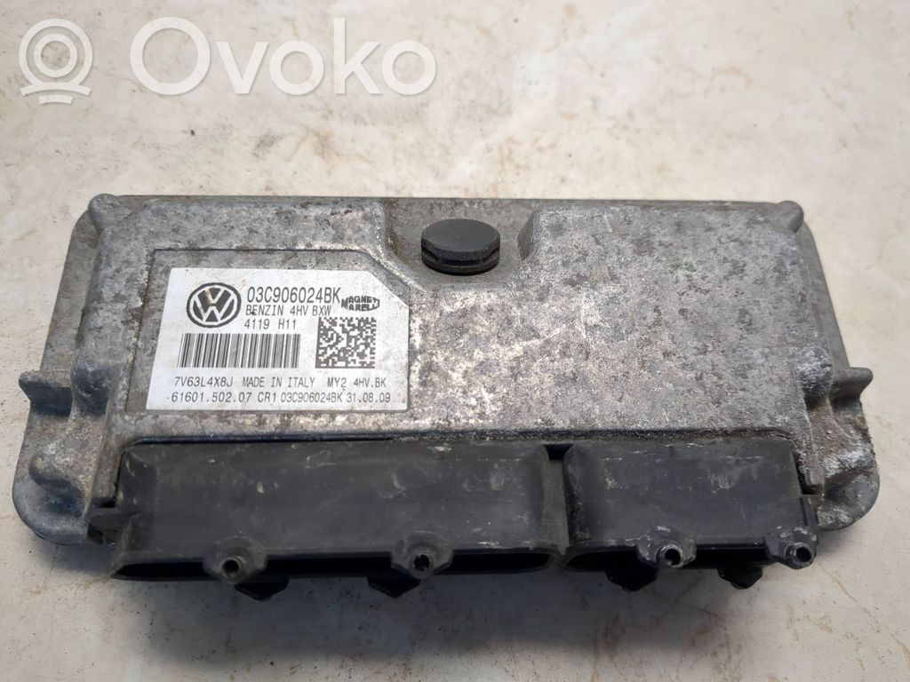 Volkswagen Golf VII Engine control unit/module 