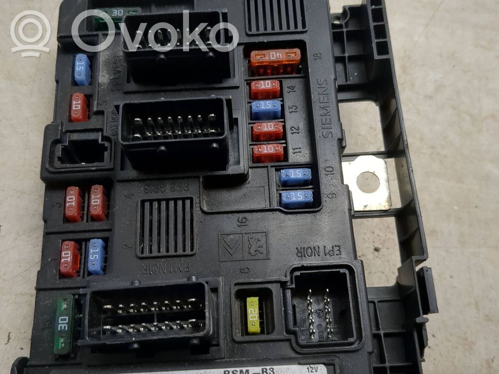 Citroen C4 I Picasso Fuse module 