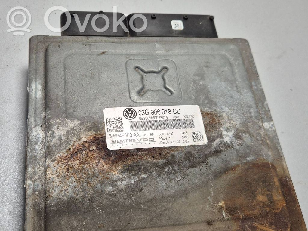 Volkswagen PASSAT B7 Engine control unit/module 