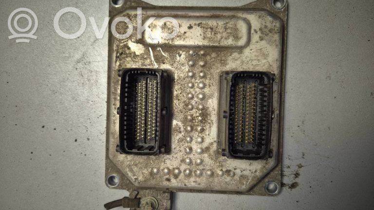 Opel Zafira B Engine control unit/module 