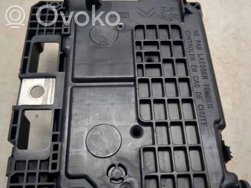 Peugeot 207 Fuse module 
