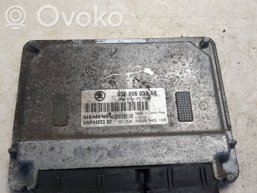 Skoda Fabia Mk2 (5J) Engine control unit/module 