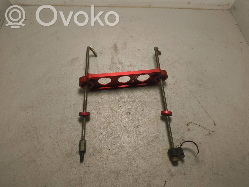 Battery bracket