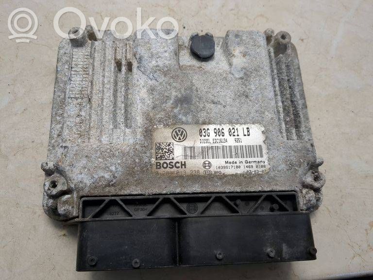 Volkswagen PASSAT B6 Engine control unit/module 