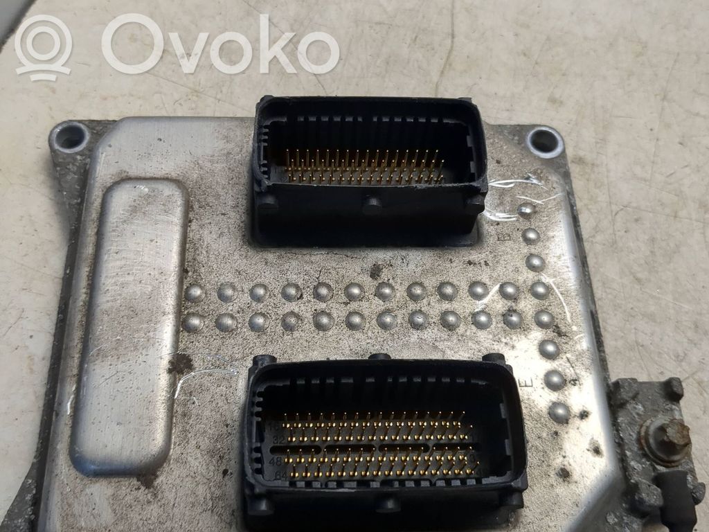 Opel Zafira B Engine control unit/module 