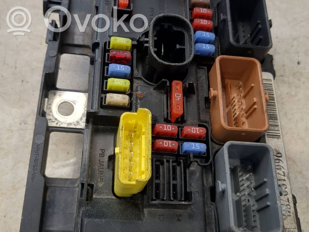 Citroen DS3 BSM Control unit 